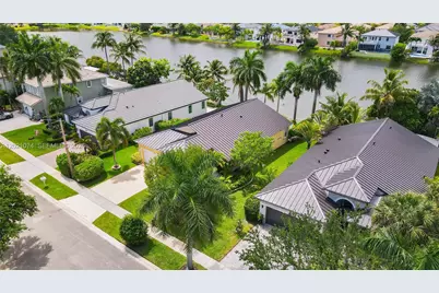 16350 SW 11th St, Pembroke Pines, FL 33027 - Photo 6