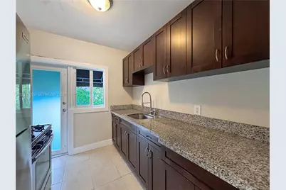 965 Bay Dr #8, Miami Beach, FL 33141 - Photo 14