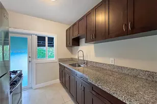 965 Bay Dr, Miami Beach, FL 33141 - Photo 14