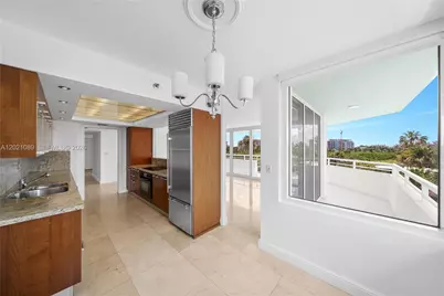 400 S Pointe Dr #409, Miami Beach, FL 33139 - Photo 14