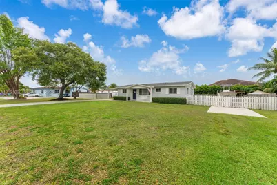 16325 SW 276th Ter, Homestead, FL 33031 - Photo 2
