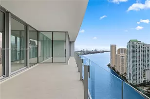 300 Biscayne Blvd Way, Miami, FL 33131 - Photo 2