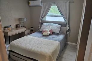 528 NW 10th St, Florida City, FL 33034 - Photo 4
