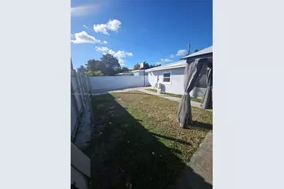 528 NW 10th St, Florida City, FL 33034 - Photo 10