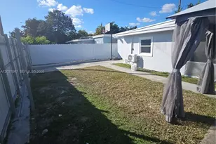 528 NW 10th St, Florida City, FL 33034 - Photo 10