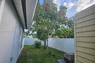 528 NW 10th St, Florida City, FL 33034 - Photo 12