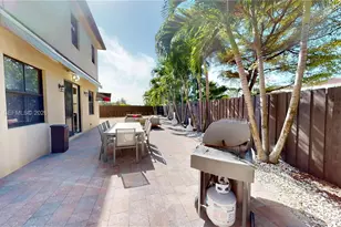 8610 NW 101st Pl, Doral, FL 33178 - Photo 36