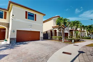 8610 NW 101st Pl, Doral, FL 33178 - Photo 2