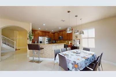 8610 NW 101st Pl, Doral, FL 33178 - Photo 14