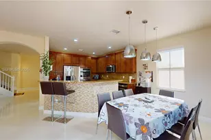 8610 NW 101st Pl, Doral, FL 33178 - Photo 14