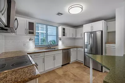 325 Meridian Ave #5, Miami Beach, FL 33139 - Photo 6