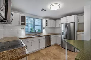 325 Meridian Ave, Miami Beach, FL 33139 - Photo 8