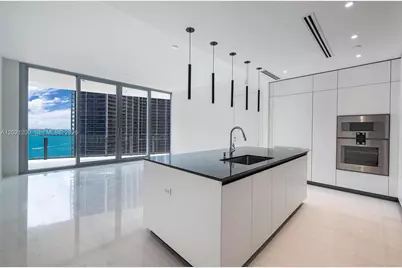 300 Biscayne Boulevard Way #2906W, Miami, FL 33131 - Photo 2