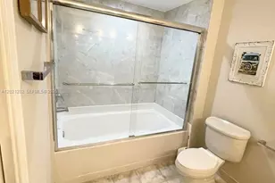 601 NE 36th St, Miami, FL 33137 - Photo 14