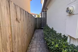 15400 SW 173rd St, Miami, FL 33187 - Photo 4