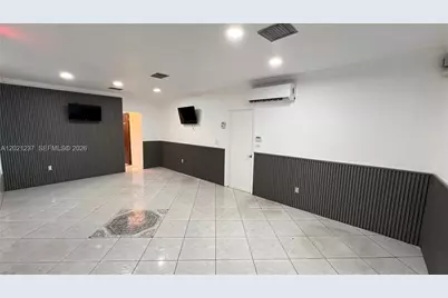 2727 NW 34th St, Miami, FL 33142 - Photo 2