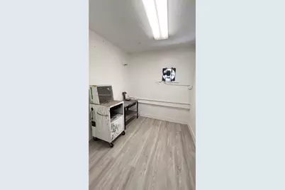 2727 NW 34th St, Miami, FL 33142 - Photo 10