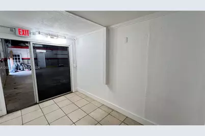 2727 NW 34th St, Miami, FL 33142 - Photo 8