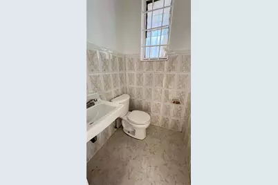 2727 NW 34th St, Miami, FL 33142 - Photo 18