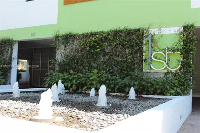 110 SW 12th St #707, Miami, FL 33130 - Photo 2