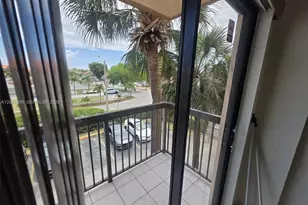 5560 W 21st Ct, Hialeah, FL 33016 - Photo 16
