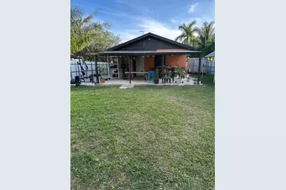 320 NW 2nd St, Florida City, FL 33034 - Photo 2
