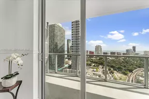 79 SW 12th St, Miami, FL 33130 - Photo 10