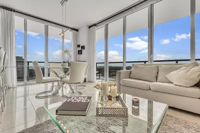 79 SW 12th St #3401-S, Miami, FL 33130 - Photo 2