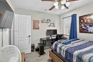 120 Jacaranda Country Club Dr, Plantation, FL 33324 - Photo 30