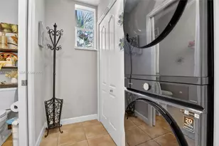 120 Jacaranda Country Club Dr, Plantation, FL 33324 - Photo 38
