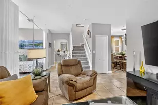 120 Jacaranda Country Club Dr, Plantation, FL 33324 - Photo 6