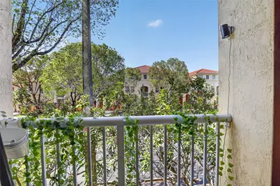 120 Jacaranda Country Club Dr #205, Plantation, FL 33324 - Photo 20