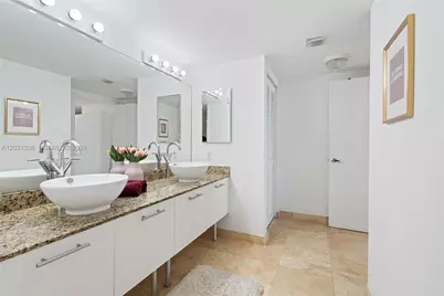 41 SE 5th St #1609, Miami, FL 33131 - Photo 22