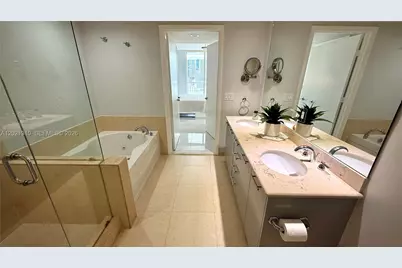 50 Biscayne Blvd #2501, Miami, FL 33132 - Photo 10