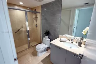 50 Biscayne Blvd, Miami, FL 33132 - Photo 16