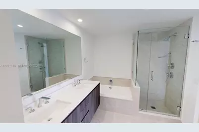 488 NE 18th St #2401, Miami, FL 33132 - Photo 8