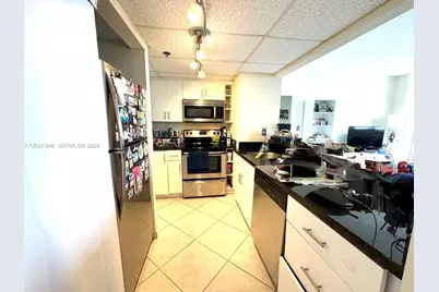540 Brickell Key Dr #1801, Miami, FL 33131 - Photo 2