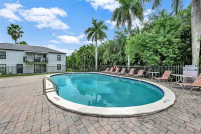 7550 Stirling Rd #V119, Davie, FL 33024 - Photo 6
