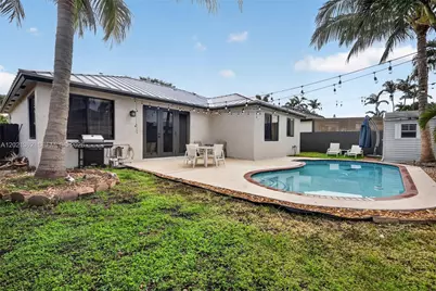 8892 NW 167th St, Miami Lakes, FL 33018 - Photo 6