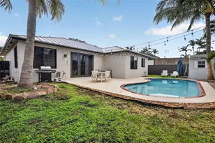 8892 NW 167th St, Miami Lakes, FL 33018 - Photo 6