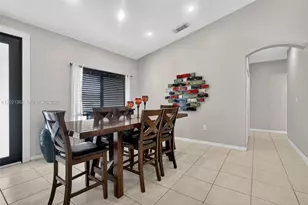 8892 NW 167th St, Miami Lakes, FL 33018 - Photo 12