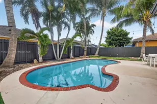 8892 NW 167th St, Miami Lakes, FL 33018 - Photo 58