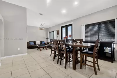8892 NW 167th St, Miami Lakes, FL 33018 - Photo 18