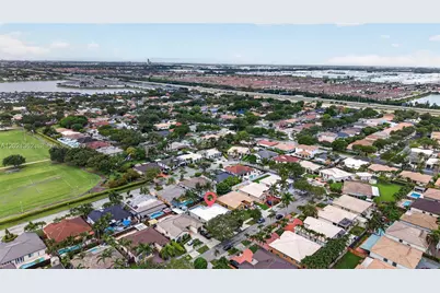 8892 NW 167th St, Miami Lakes, FL 33018 - Photo 72
