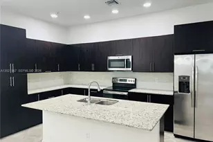 12432 NW 18th Ct, Pembroke Pines, FL 33028 - Photo 2
