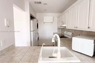 10046 Winding Lake Rd, Sunrise, FL 33351 - Photo 2