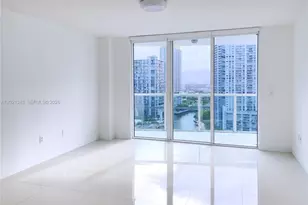 31 SE 5th St, Miami, FL 33131 - Photo 4