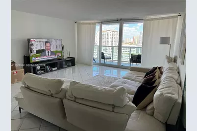 100 Bayview Dr #1428, Sunny Isles Beach, FL 33160 - Photo 4