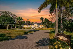 19601 SW 187th Ave, Miami, FL 33187 - Photo 2