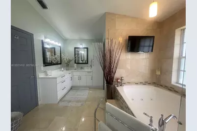 19361 NW 8th St, Pembroke Pines, FL 33029 - Photo 84